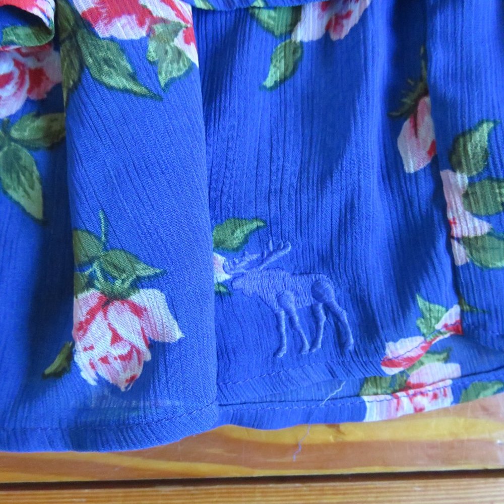 Hollister Ruffle Blue Flower Skirt XS - Picture 4 of 10